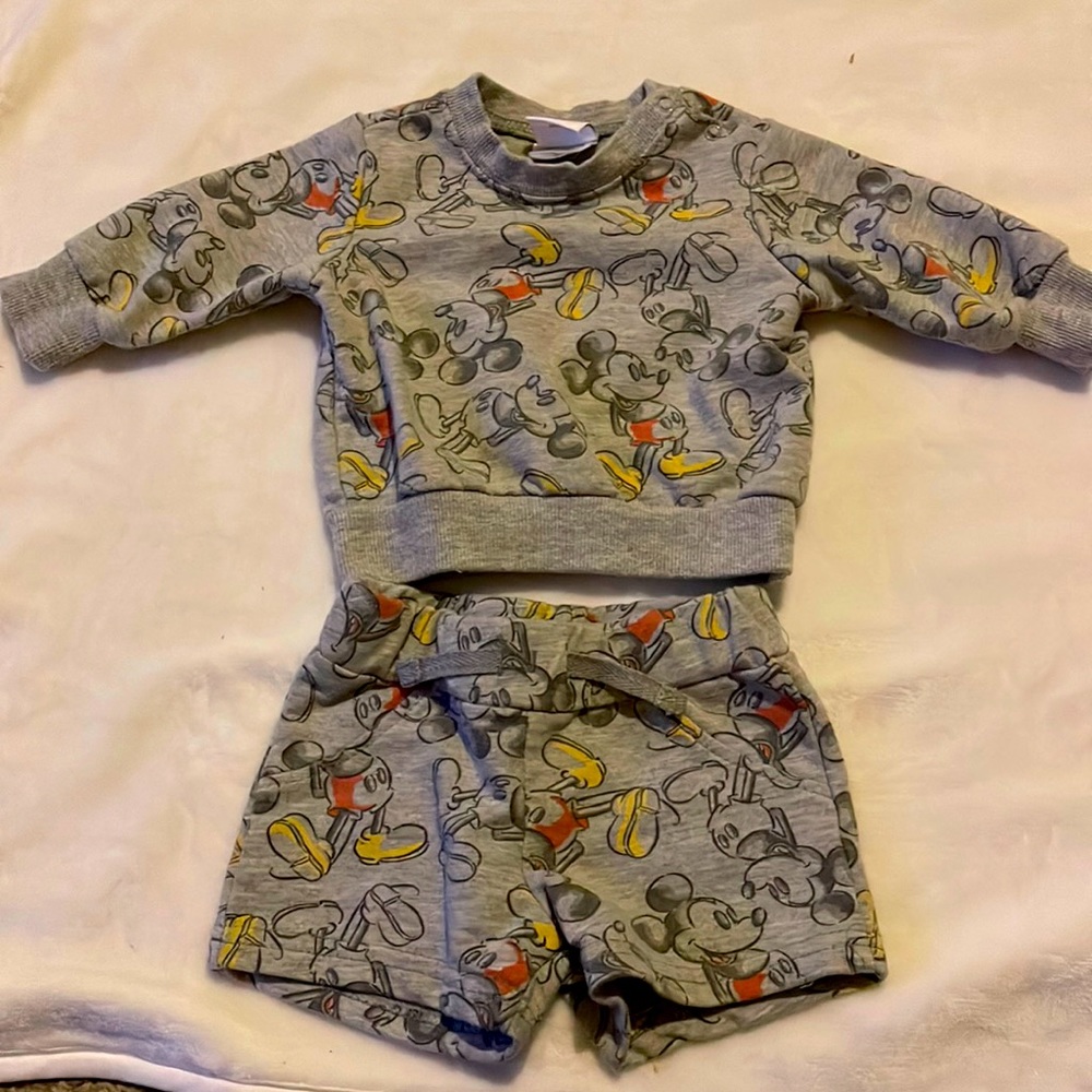Mickey sweatsuit